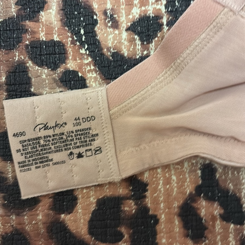 Playtex 4690 Lined Wireless Full Coverage Bra Tau… - image 7